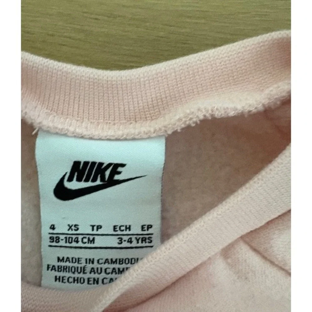 Nike Girls'‎ Sweatshirt Size 4 Pink Gray Logo Crewneck Pullover Top